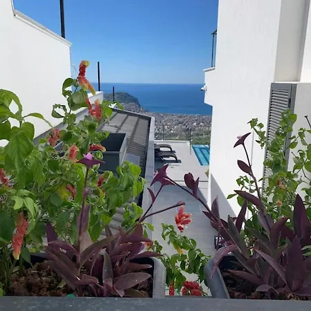 Villa Az *