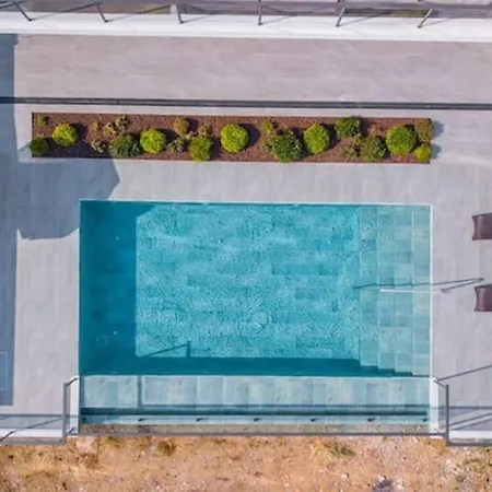 Villa Villa Az *